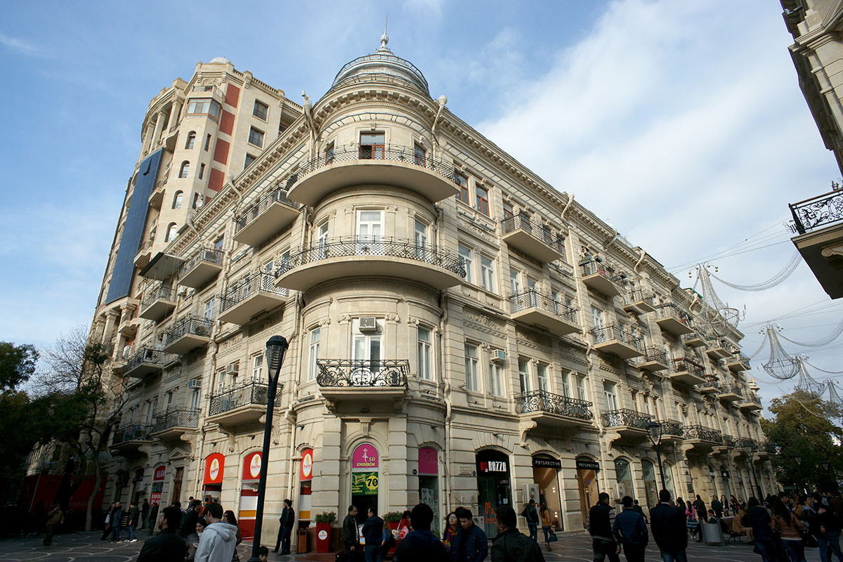 Residential building on Nizami street