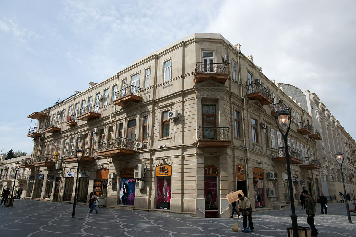 Residential building on Gogol street