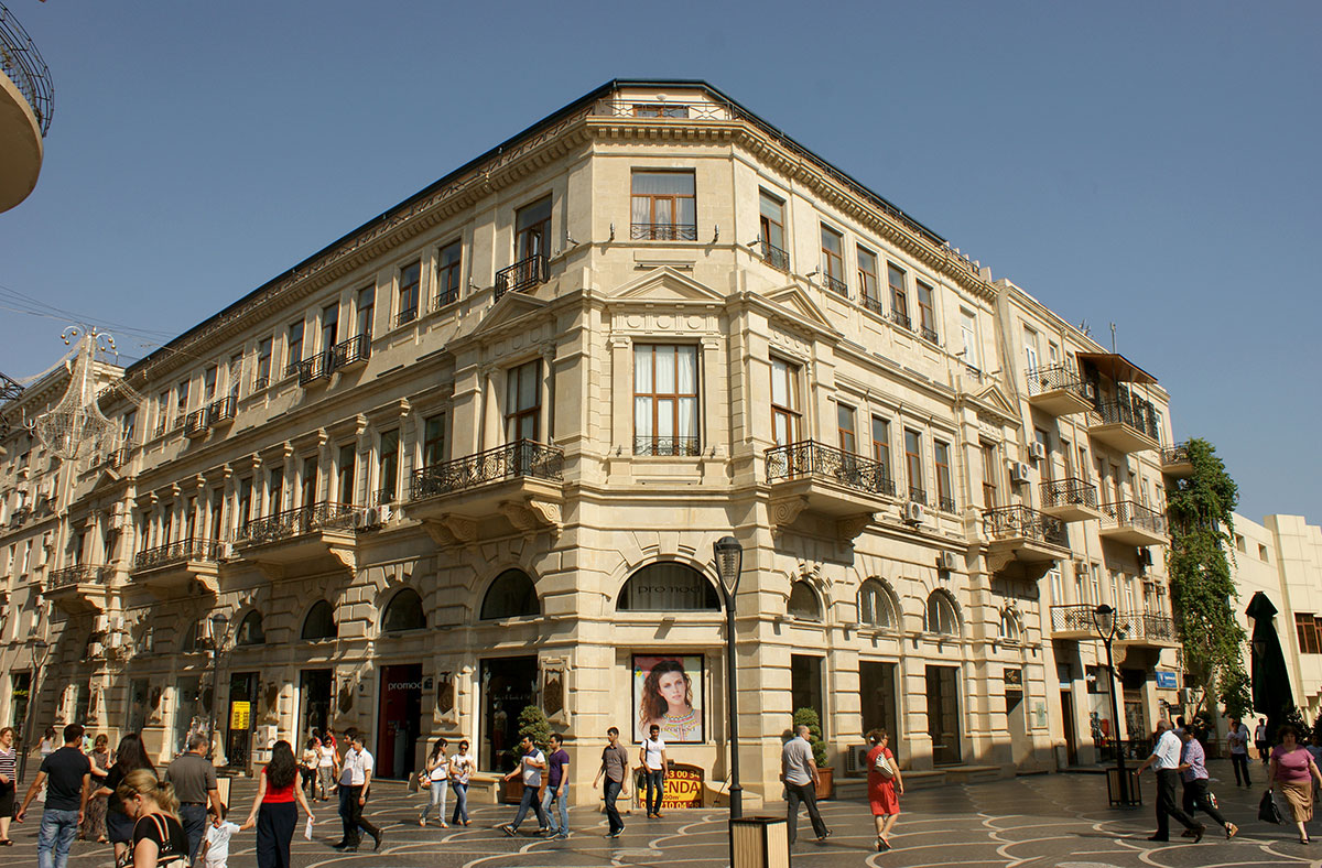 Residential building on Gogol street