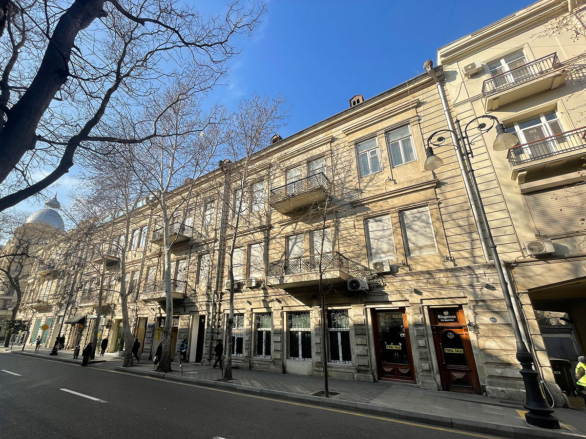 Residential building on Samad Vurgun street