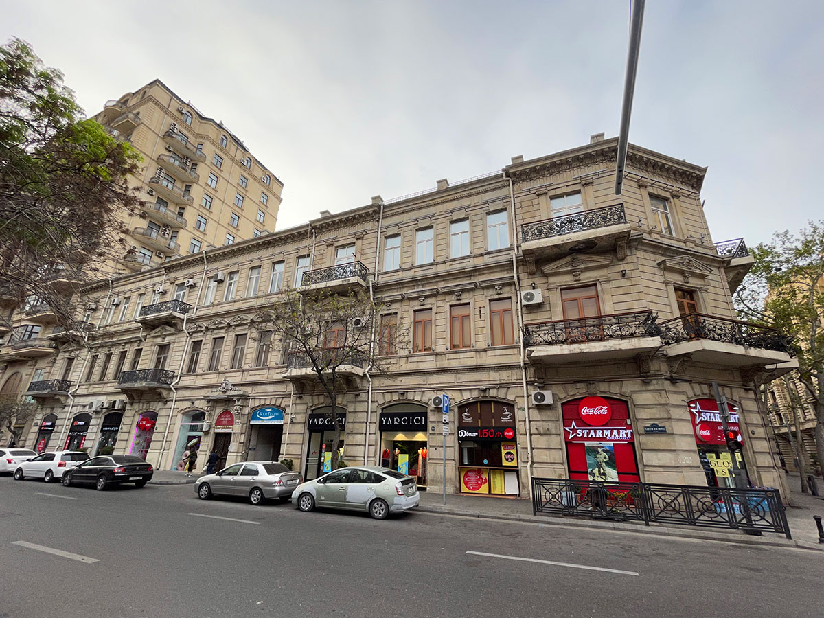 Residential building on Samad Vurgun street