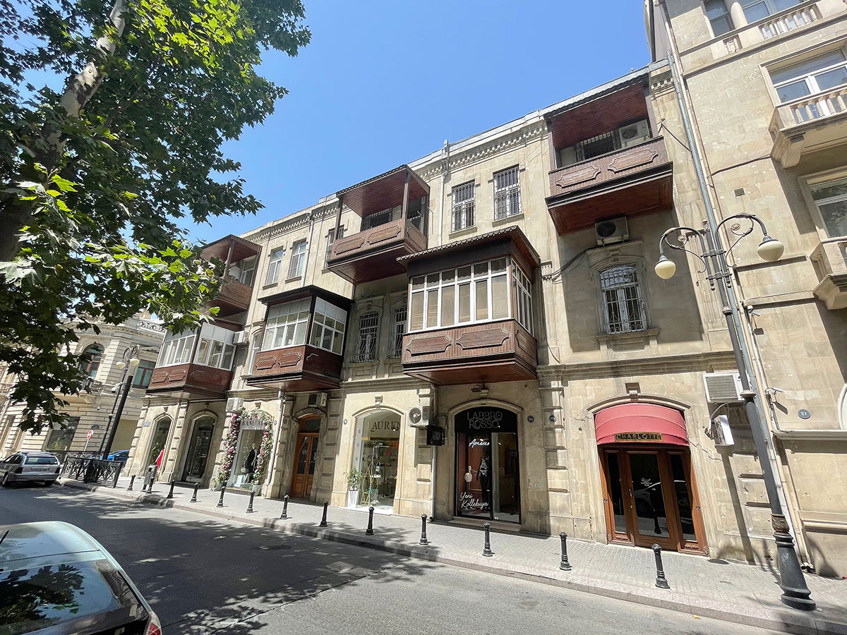 Residential building on the street named after Zarifa Aliyeva