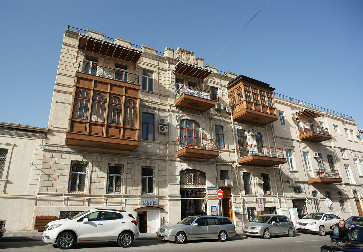 Wohngebäude in der nach Balabala Majidov benannten Straße