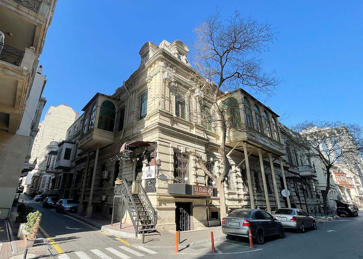 Residential building on the street named after Mirza Ibragimov